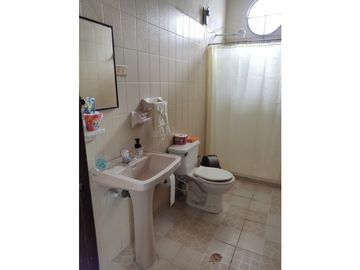 SE VENDE CASA ESQUINERA BIEN UBICADA EN SECTOR HISTORICO DE POPAYAN