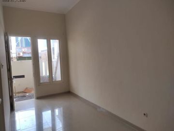 Rumah Rungkut Asri Hadap Utara