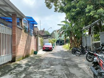 Tanah strategis jalan damai