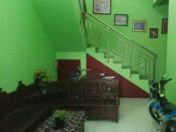 Di jual rumah di kebonsari Jambangan Surabaya.