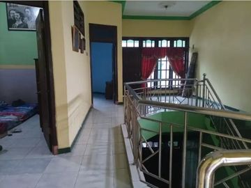 Di jual rumah di kebonsari Jambangan Surabaya.