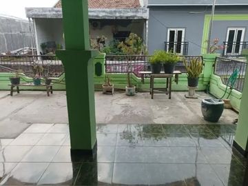 Di jual rumah di kebonsari Jambangan Surabaya.
