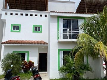FRENTE AL MAR,  VILLA TOPACIO #37