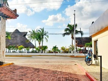 FRENTE AL MAR,  VILLA TOPACIO #37