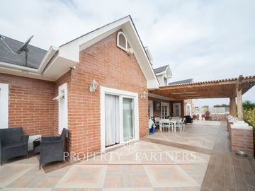 Estupenda Casa en Tranquilo Condominio