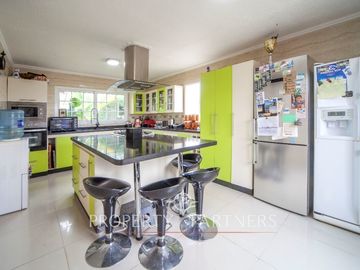 Estupenda Casa en Tranquilo Condominio