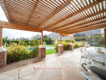 Estupenda Casa en Tranquilo Condominio