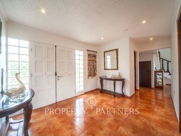 Estupenda Casa en Tranquilo Condominio