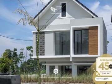 Rumah Tengah Kota Suasana Villa di Bandung