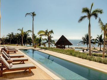 Departamento frente al mar con alberca privada, 842 m2, condominio de lujo con a