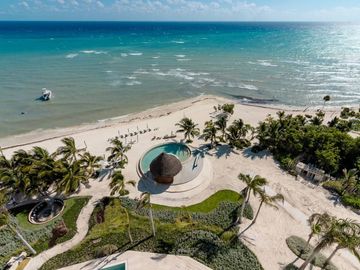 Departamento frente al mar con alberca privada, 842 m2, condominio de lujo con a