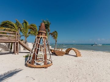 Departamento frente al mar con alberca privada, 842 m2, condominio de lujo con a