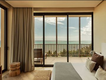 Departamento frente al mar con alberca privada, 842 m2, condominio de lujo con a