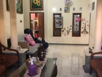 Rumah dijual dekat kampus Brawijaya di sukarno hatta Lowokwaru kota Malang.