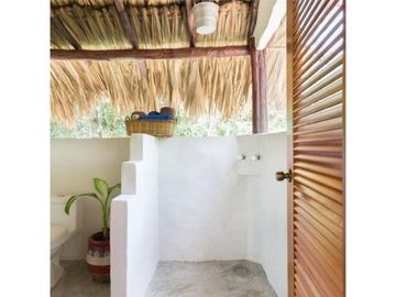 Terreno con Cabañas en Venta/Renta 9000m2 650mil DLS
