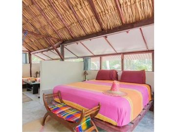 Terreno con Cabañas en Venta/Renta 9000m2 650mil DLS