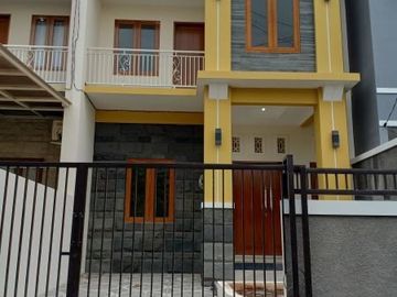 Rumah 2 lantai bata merah dekat ke Galaxy Pekayon Bekasi Selatan