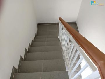 Rumah 2 lantai bata merah dekat ke Galaxy Pekayon Bekasi Selatan
