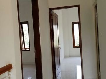 Rumah 2 lantai bata merah dekat ke Galaxy Pekayon Bekasi Selatan