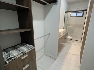 CASA EN VENTA EN PORTOVELA RESIDENCIAL