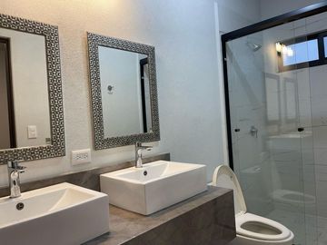 CASA EN VENTA EN PORTOVELA RESIDENCIAL