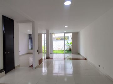 Casa en Palmares del castillo Jamundi. Cod V9665