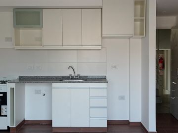 DEPARTAMENTO 2 AMB AL FRENTE CON BALCON 1ER PISO A ESTRENAR