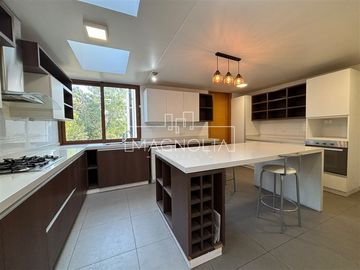 Casa en venta 5 dormitorios Condomimio Los Bosques