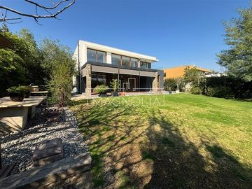 Casa en venta 5 dormitorios Condomimio Los Bosques