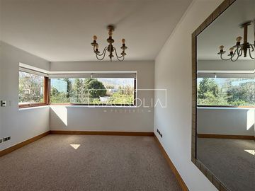 Casa en venta 5 dormitorios Condomimio Los Bosques