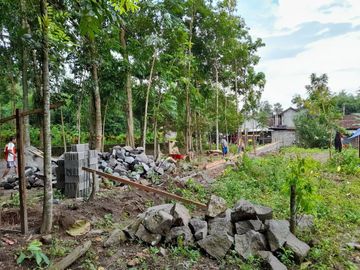 Rumah Asri Bebas Polusi dekat Puskesmas Pembantu Tempel