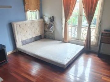 Disewakan rumah HOOK Regency21 surabaya timur SELANGKAH DARI MERR NEGO
