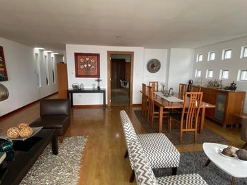 EN VENTA AMPLIO DEPARTAMENTO CON EXCELENTE VISTA Y SEGURIDAD SECTOR VISTA GRANDE