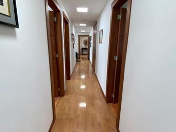EN VENTA AMPLIO DEPARTAMENTO CON EXCELENTE VISTA Y SEGURIDAD SECTOR VISTA GRANDE