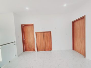 Casa en VENTA con PANELES SOLARES  y ALBERCA fracc lomas del so l