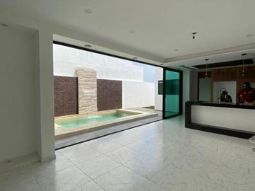 Casa en VENTA con PANELES SOLARES  y ALBERCA fracc lomas del so l