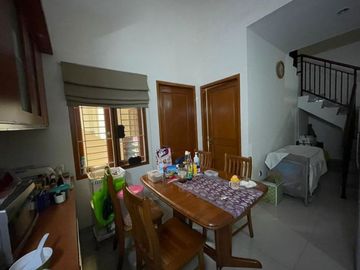 RUMAH LUAS STRATEGIS SEMIFURNISH DKT JL RAYA TOL PESANGRAHAN JAKARTA