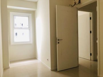 UNFURNISH 2BR Lt.7 APARTEMEN @ PARAHYANGAN RESIDENCE