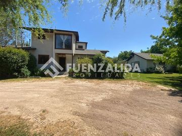 En venta Parcela con 2 casas en Talagante