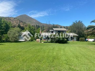 En venta Parcela con 2 casas en Talagante