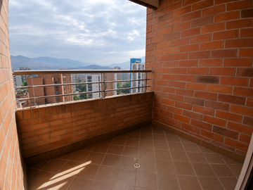 apartamento en arriendo en laureles. Cod A515663