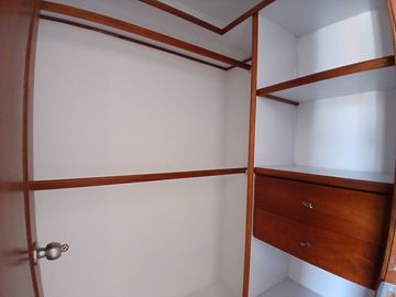 apartamento en arriendo en laureles. Cod A515663