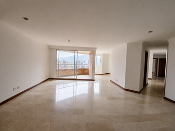 apartamento en arriendo en laureles. Cod A515663