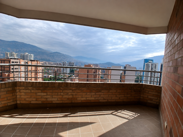 apartamento en arriendo en laureles. Cod A515663