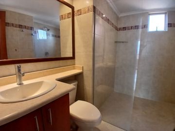 apartamento en arriendo en laureles. Cod A515663