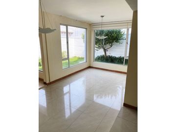 Casa de venta, 5 dormitorios, sector La Guanguiltagua