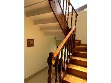 Casa de venta, 5 dormitorios, sector La Guanguiltagua