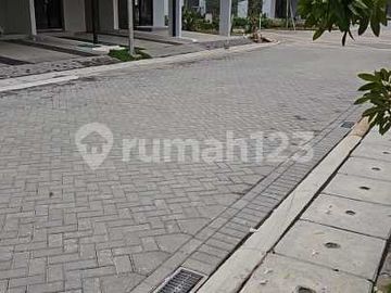 Dijual Termurah Rumah Pik 2 Semi Furnish Uk 4,5X10 2 Lantai