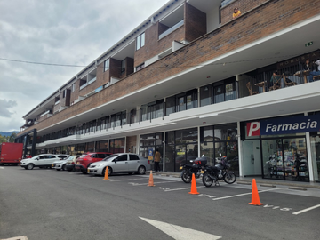 local en arriendo en maderos. Cod A400580
