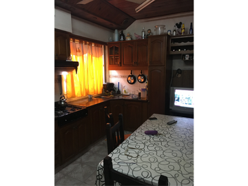 Azurduy 3486, entre Olivieri y Lavallol, Isidro Casanova